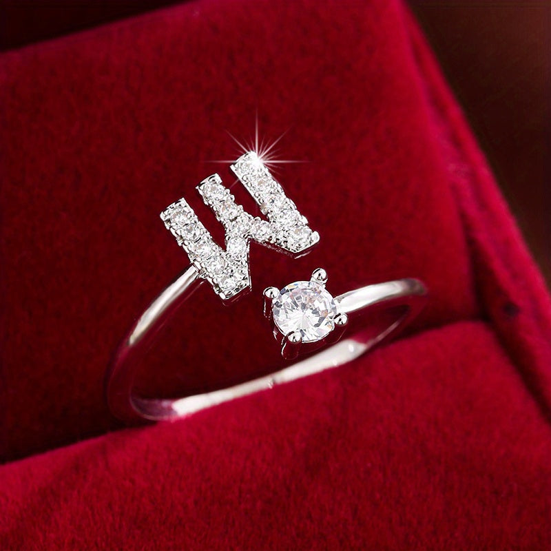Nova – Bague ouverte moderne avec initiale et zircon