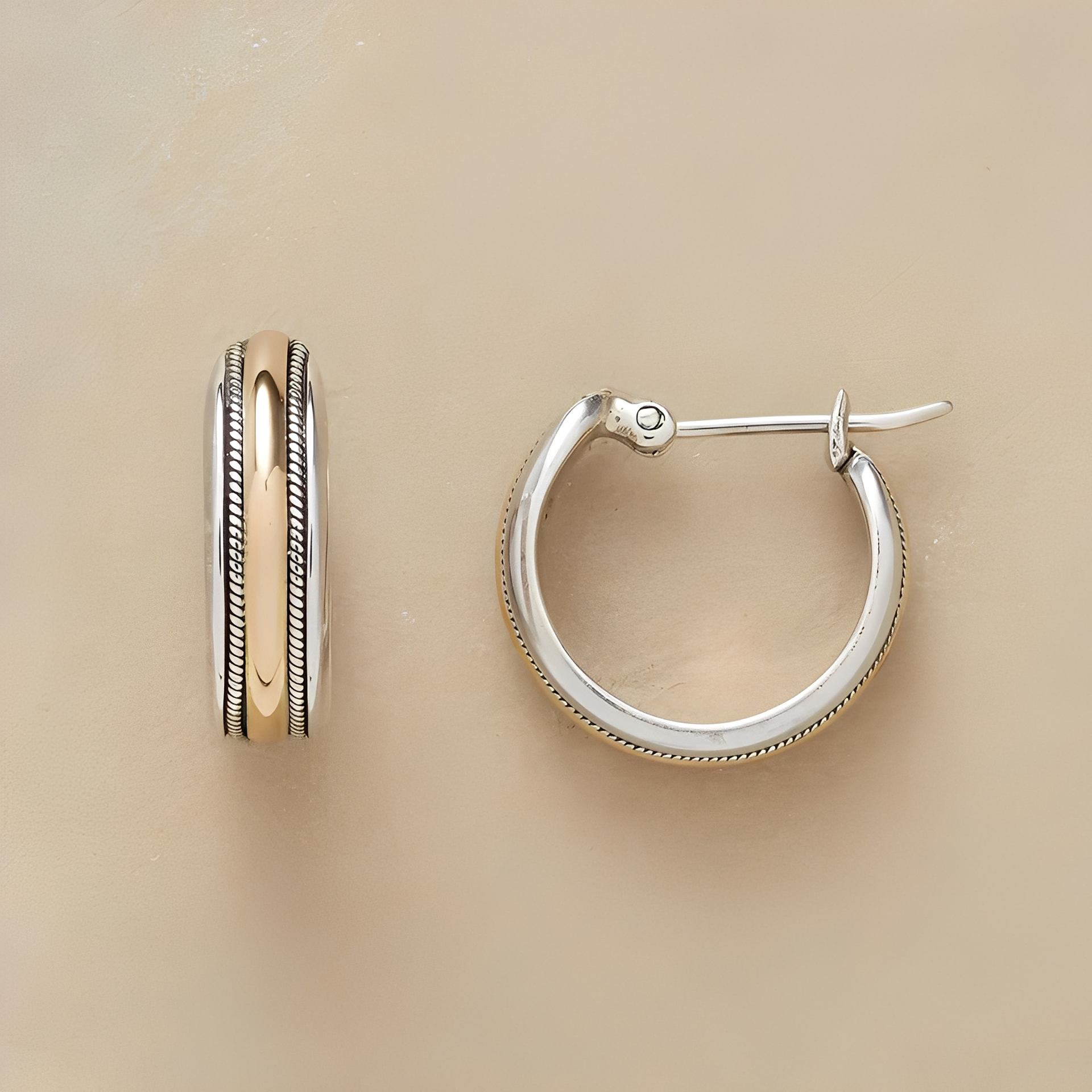 Lea – Créoles en argent avec ligne dorée vintage