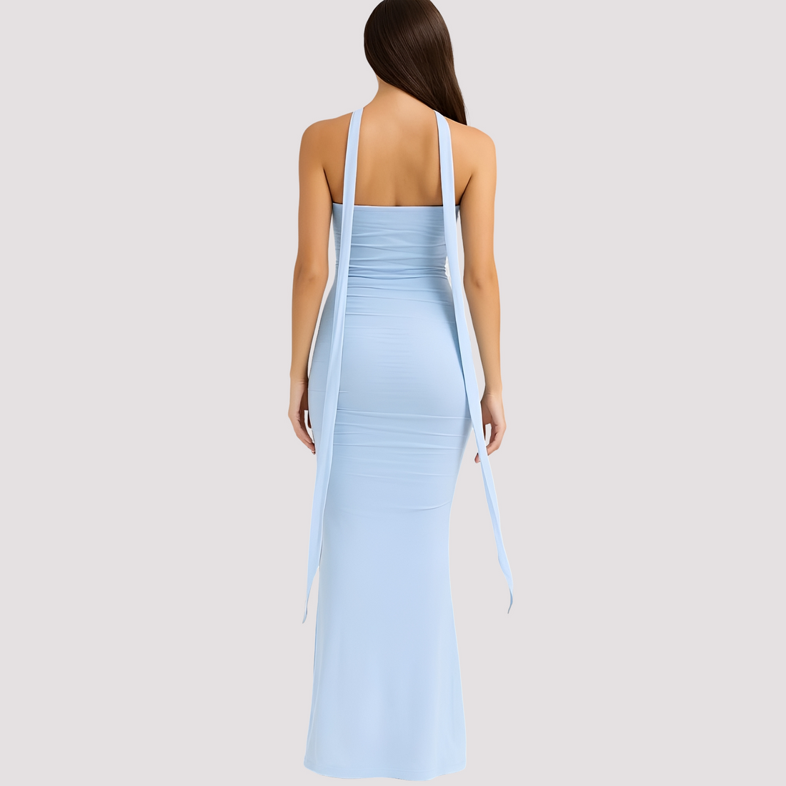 Antonia - Robe élégante près du corps avec collier