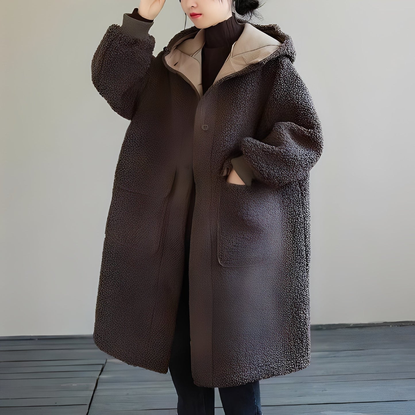 Sophie - Übergroßer Mantel aus Kunstpelz mit Kapuze für Damen