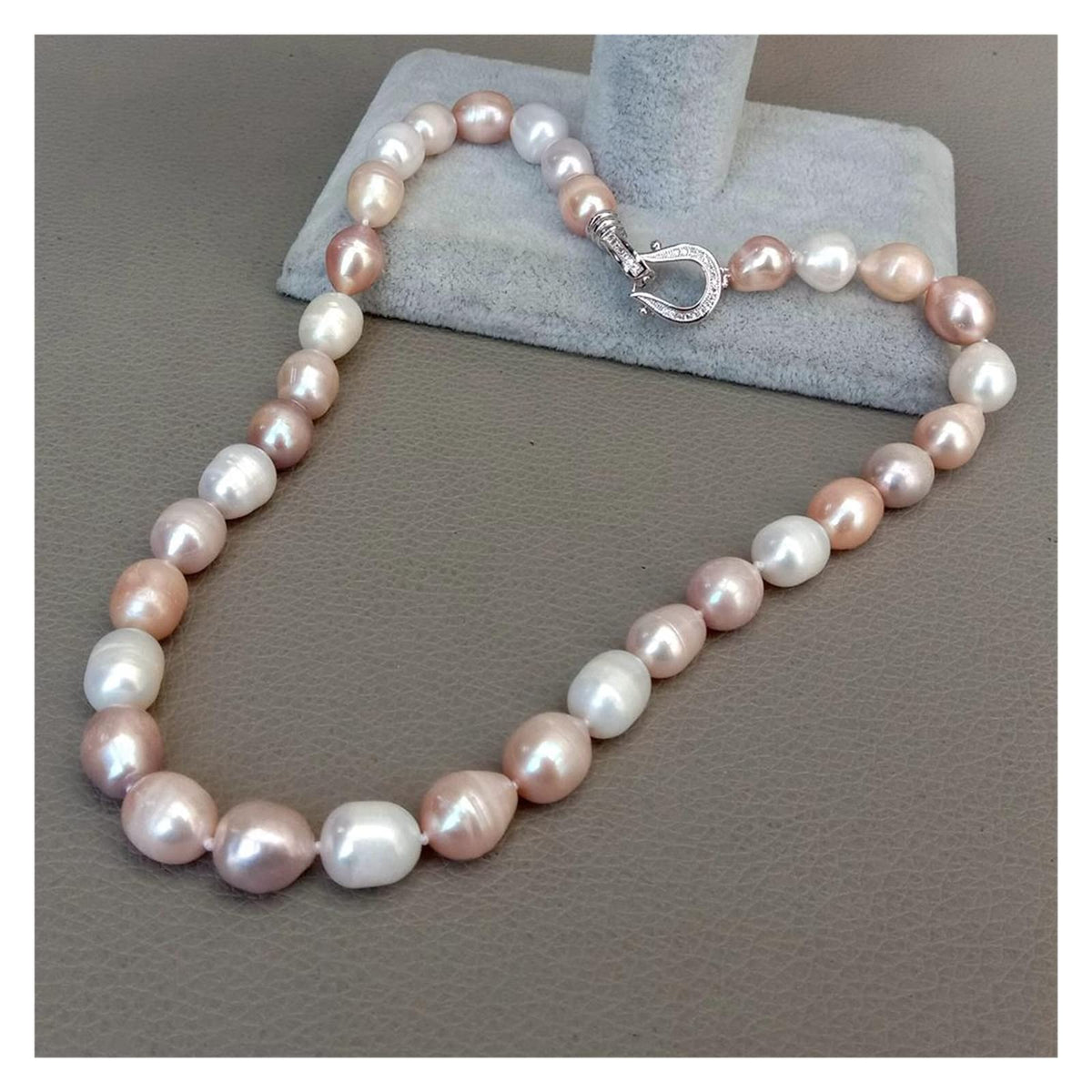 Nahia – Collier de perles colorées