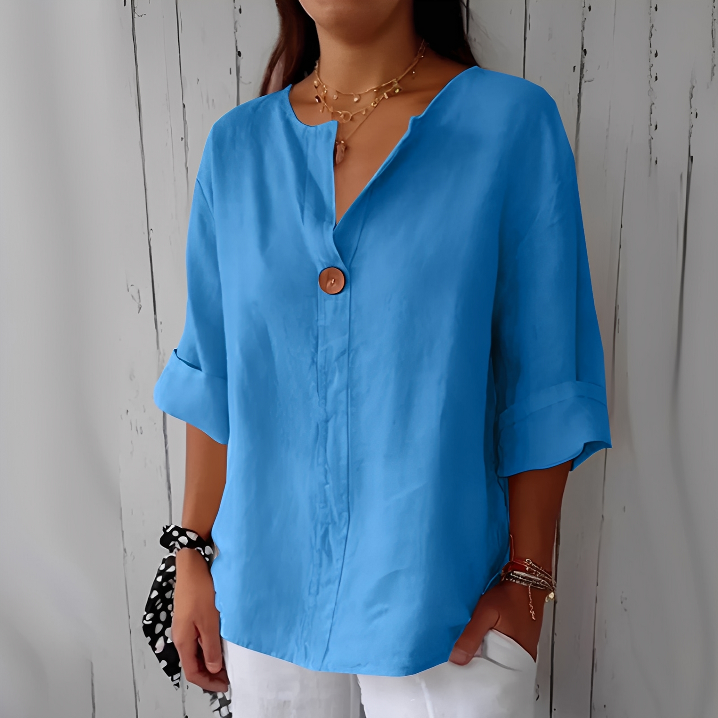 Noémie - Light blouse with V-neck for women