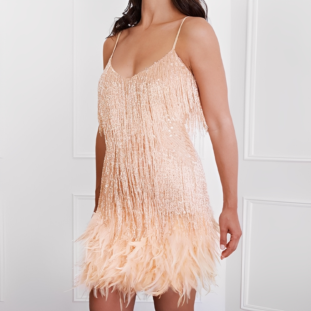 Monique - Robe chic avec plumes et franges pour femmes