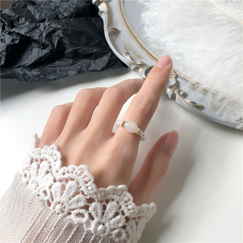 Perle de pierre - Bague en perles vintage