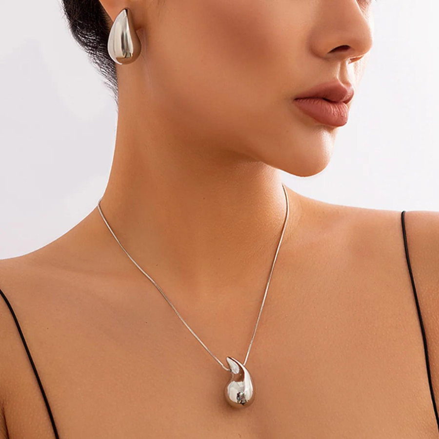 Collier de gouttes d'eau de grande taille - Collier doré avec pendentif de goutte d'eau