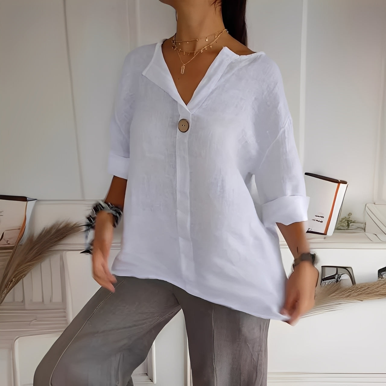 Noémie - Light blouse with V-neck for women
