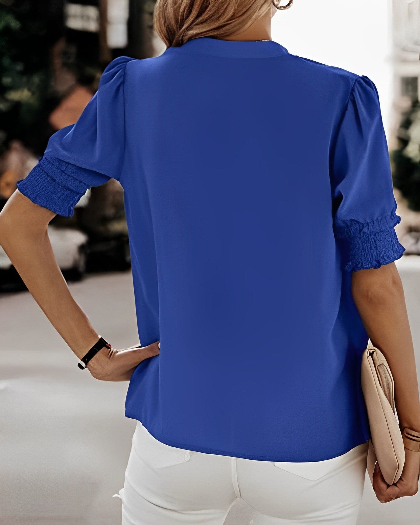 Sophia – Chemisier à Col V et Manches Courtes