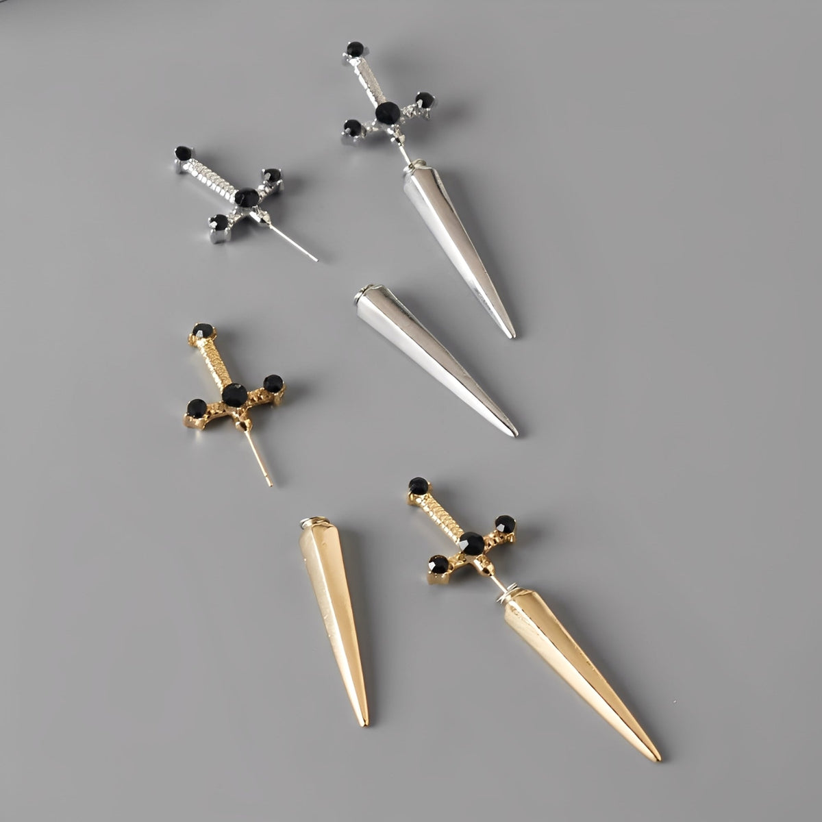 Lionore – Boucles d'oreilles gothiques en forme d'épée