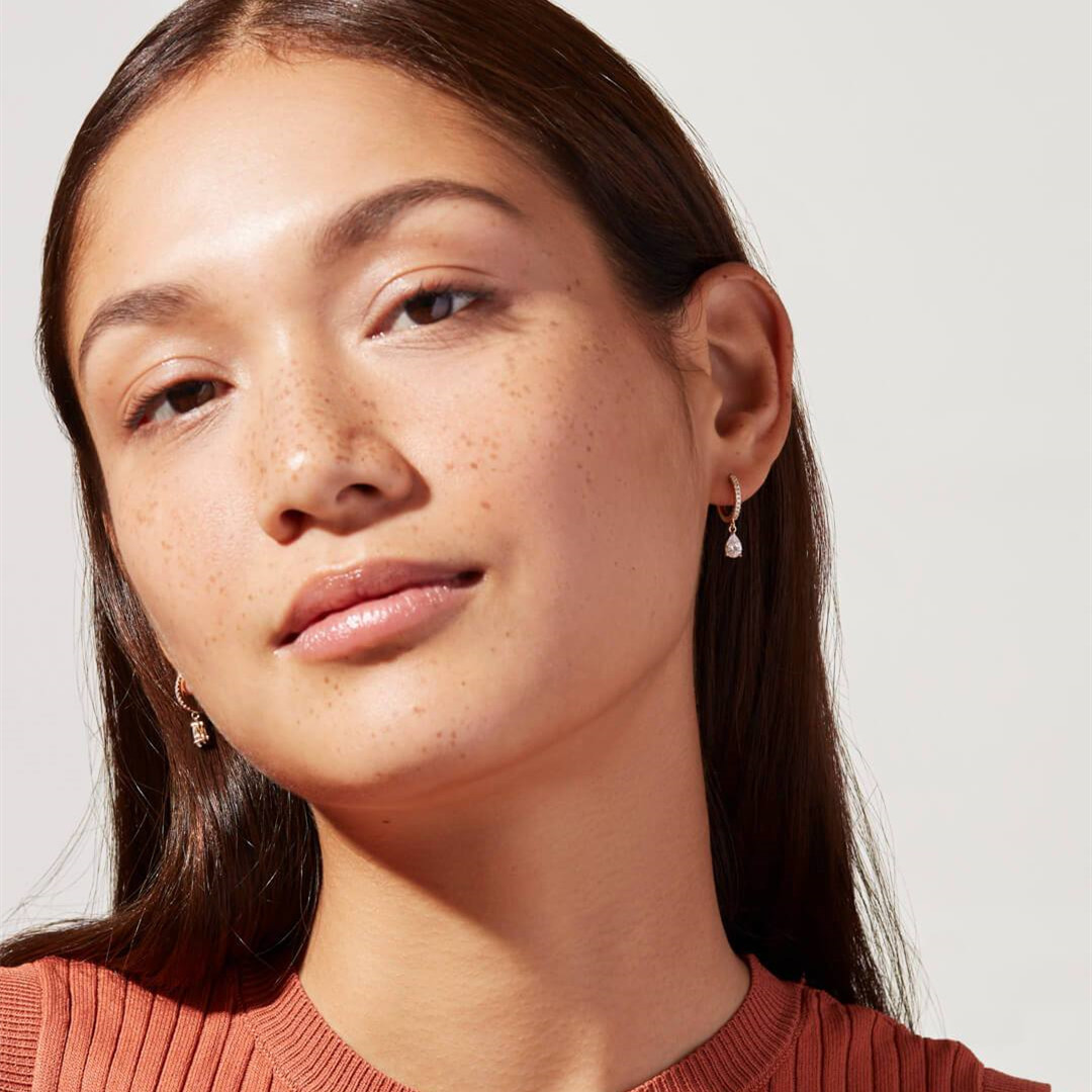 Boucles d'oreilles en goutte de cristal - Huggies délicats en zircon