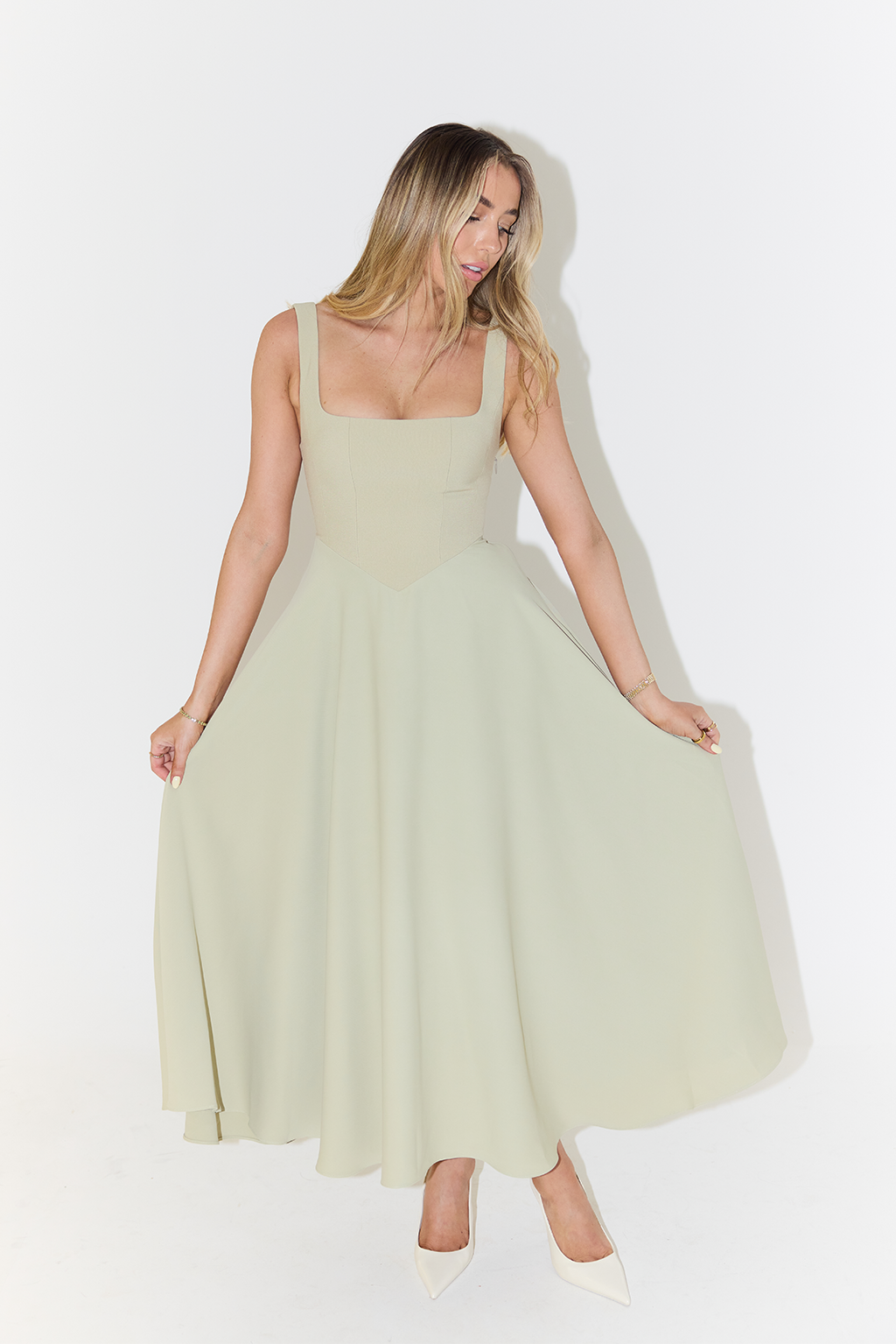 Melisandre - Robe Midi Femme, Élégante et Polyvalente