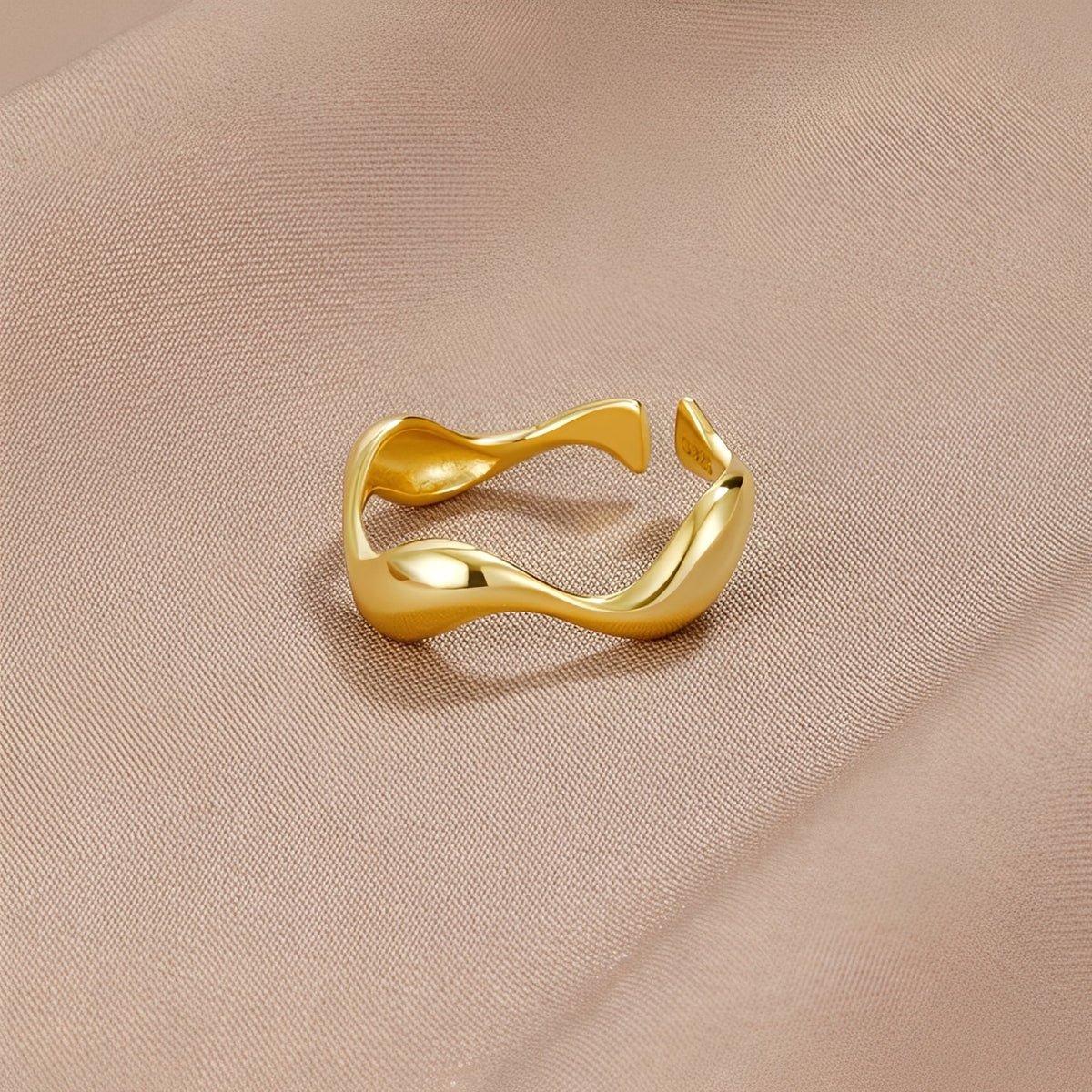 Tarah – Bague vague en or 18K