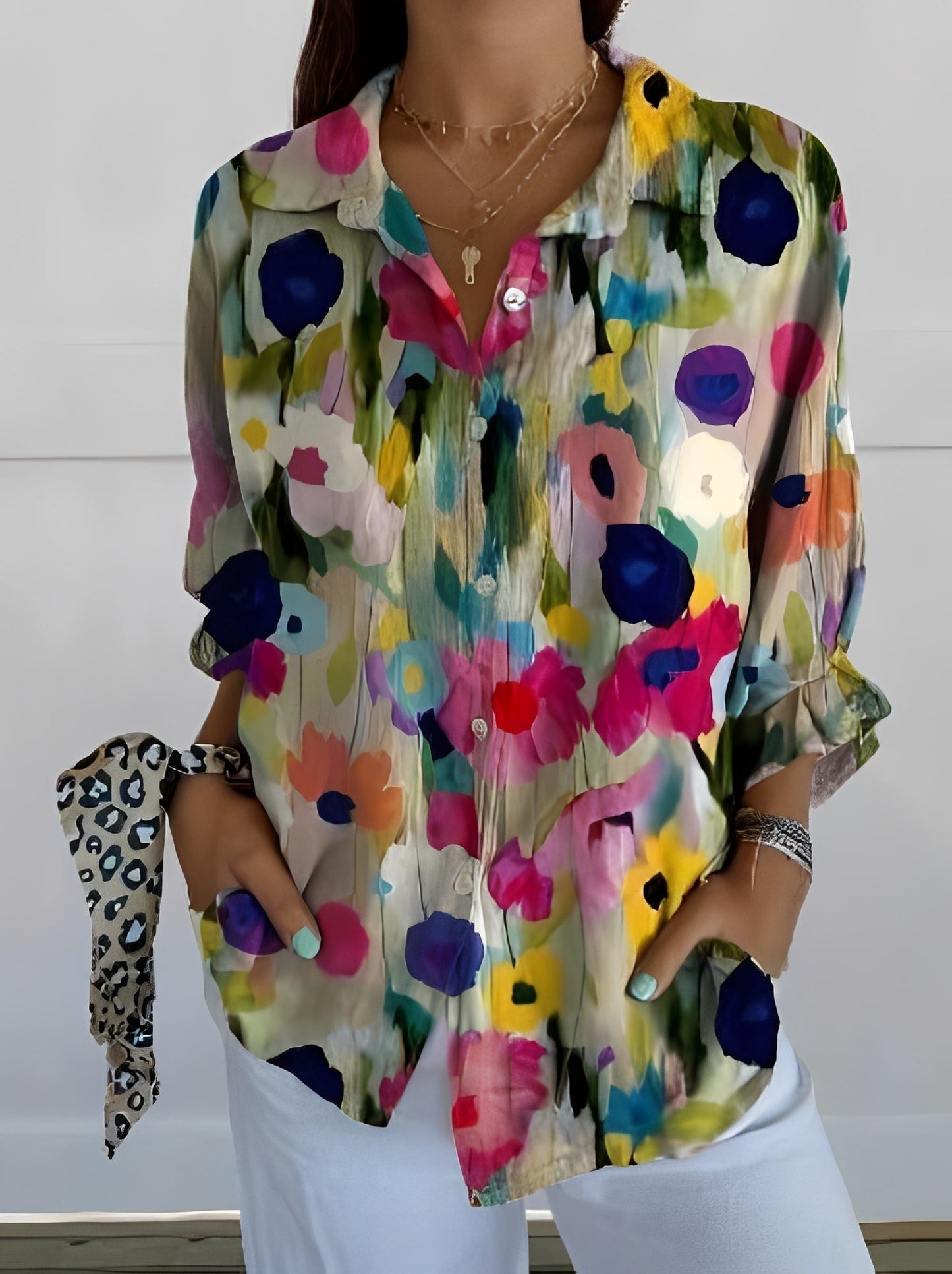 Jessica - Elegant blouse with floral pattern for women