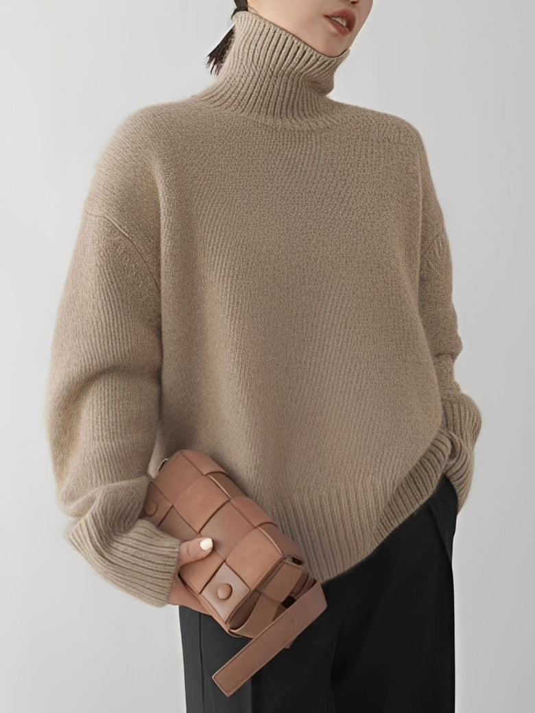 Gloria - Chic knitted sweater with a turtleneck in wool for women