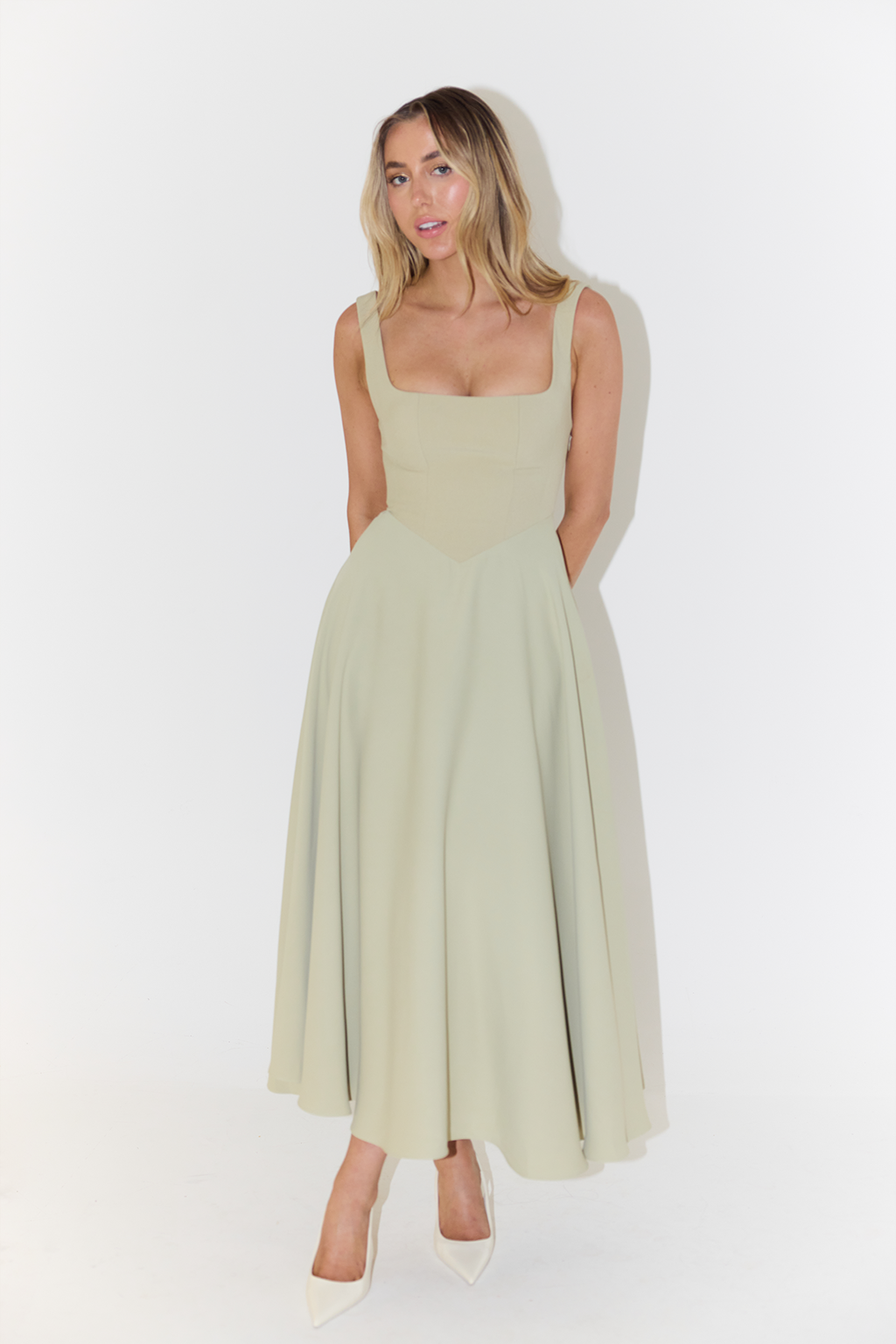Melisandre - Robe Midi Femme, Élégante et Polyvalente