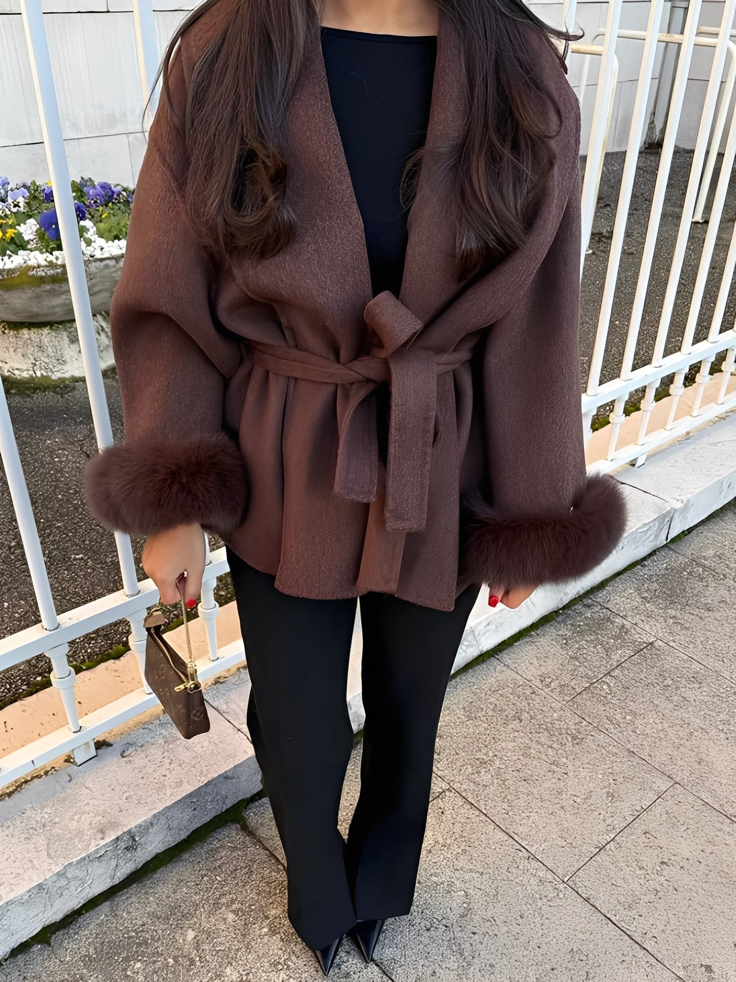 Armani - Long manteau chic et élégant avec fourrure pour femmes