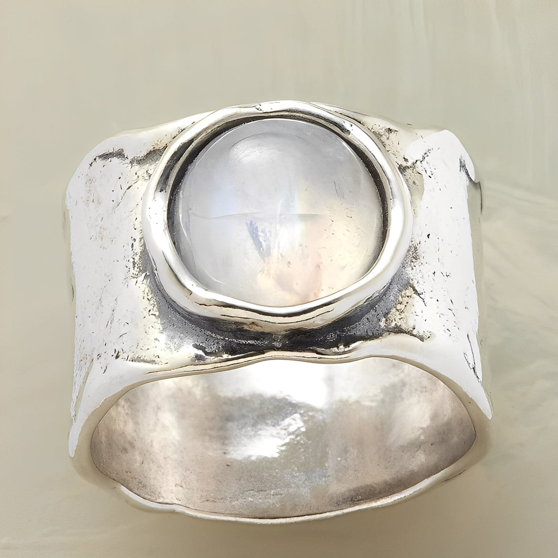 Helga – Bague en argent et pierre de lune