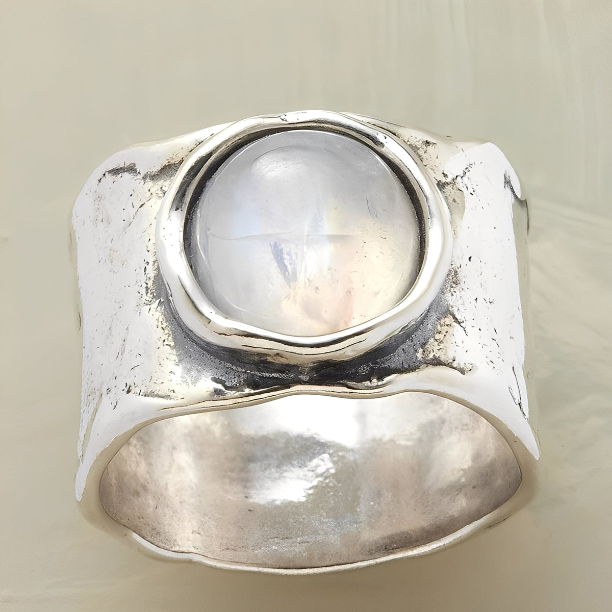 Helga – Bague en argent et pierre de lune