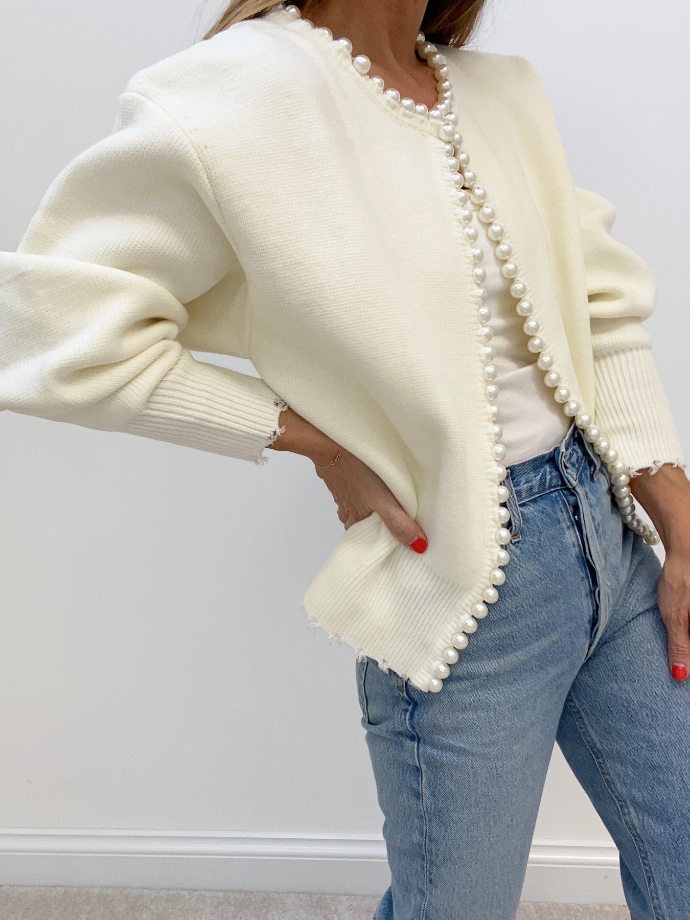 Femme Cardigan oversize avec trim en perles - V-neck pour style décontracté et printemps
