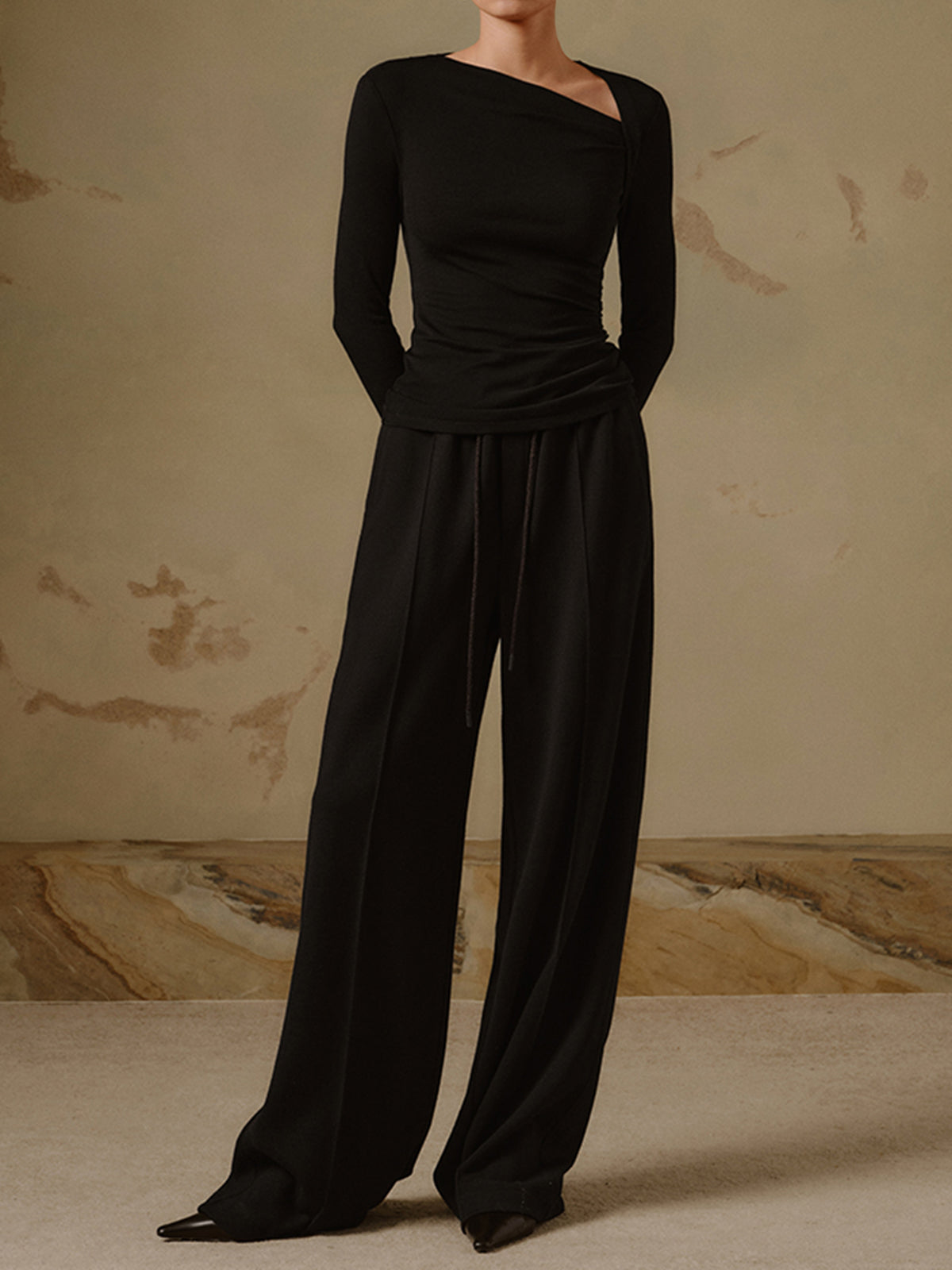 Selina – T-shirt à manches longues asymétrique en rib