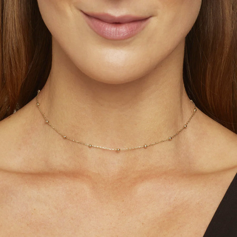 Collier en perles avec incrustations - Collier avec perles rondes