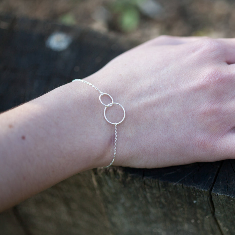 Bracelet d'anneaux entrelacés - Anneaux entrelacés