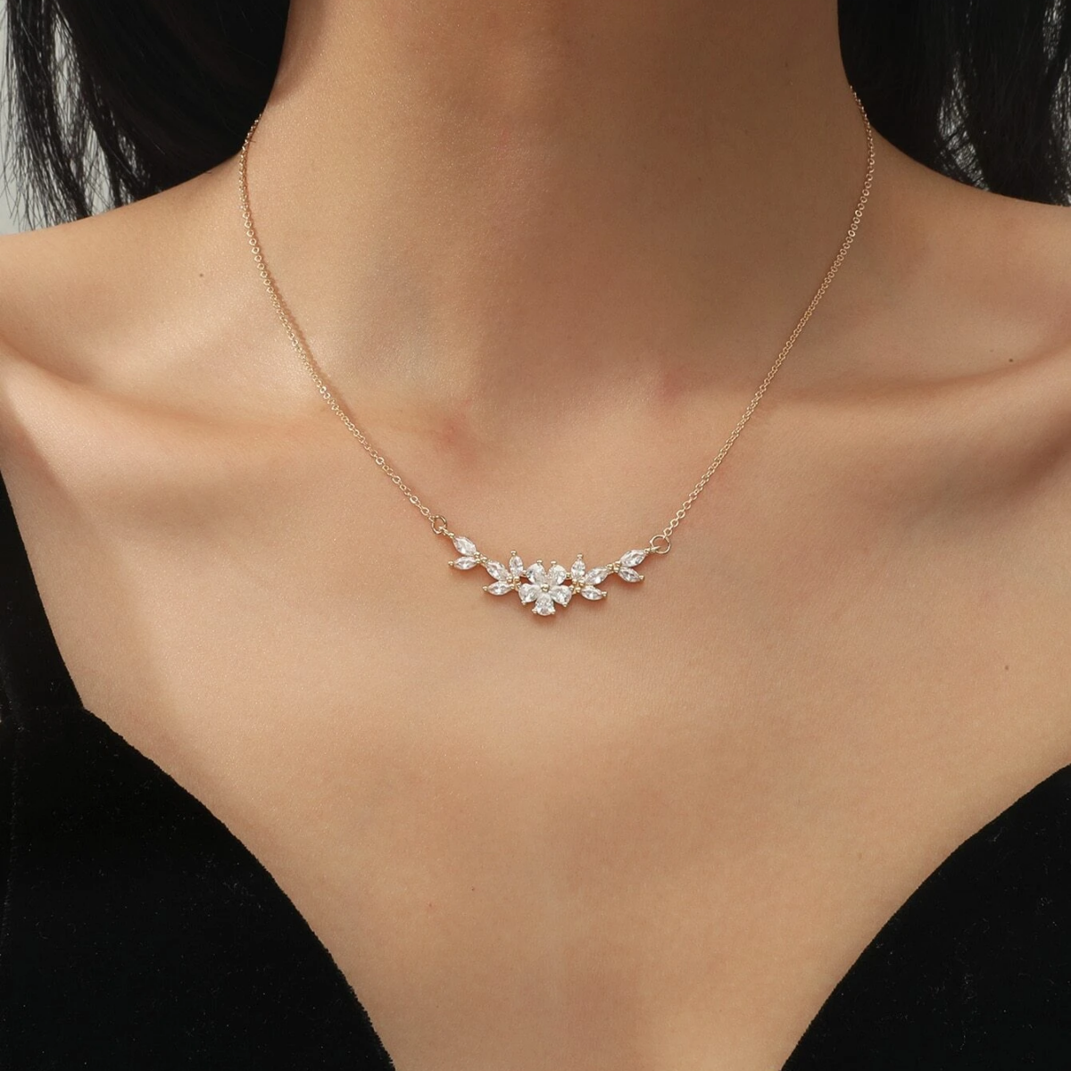 Collier avec charme de fleur - Collier de pétales en zircon
