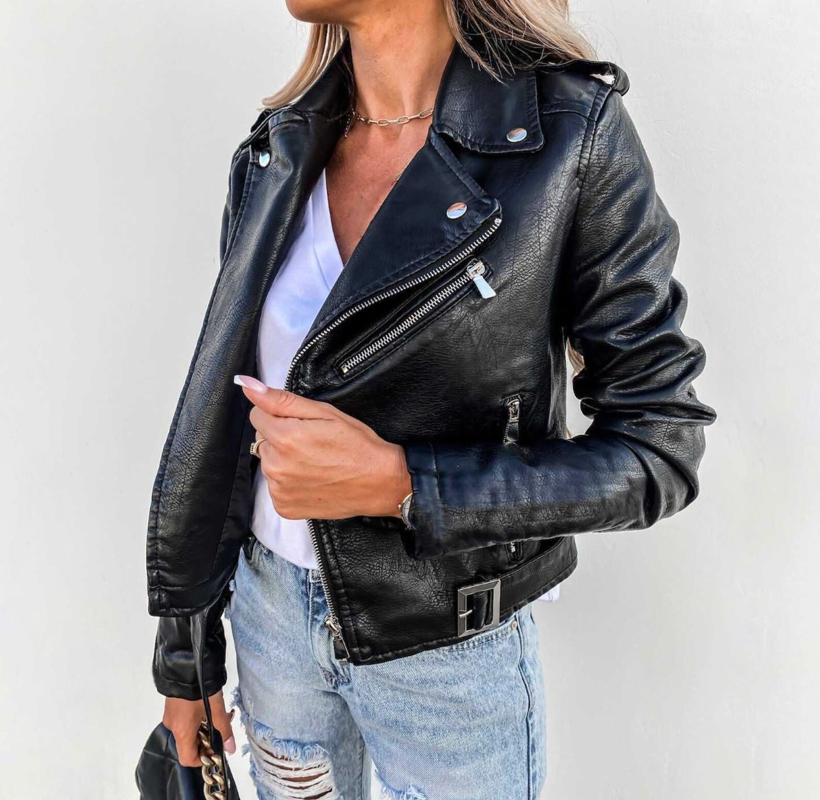 Ella - Elegant and timeless leather jacket for women.