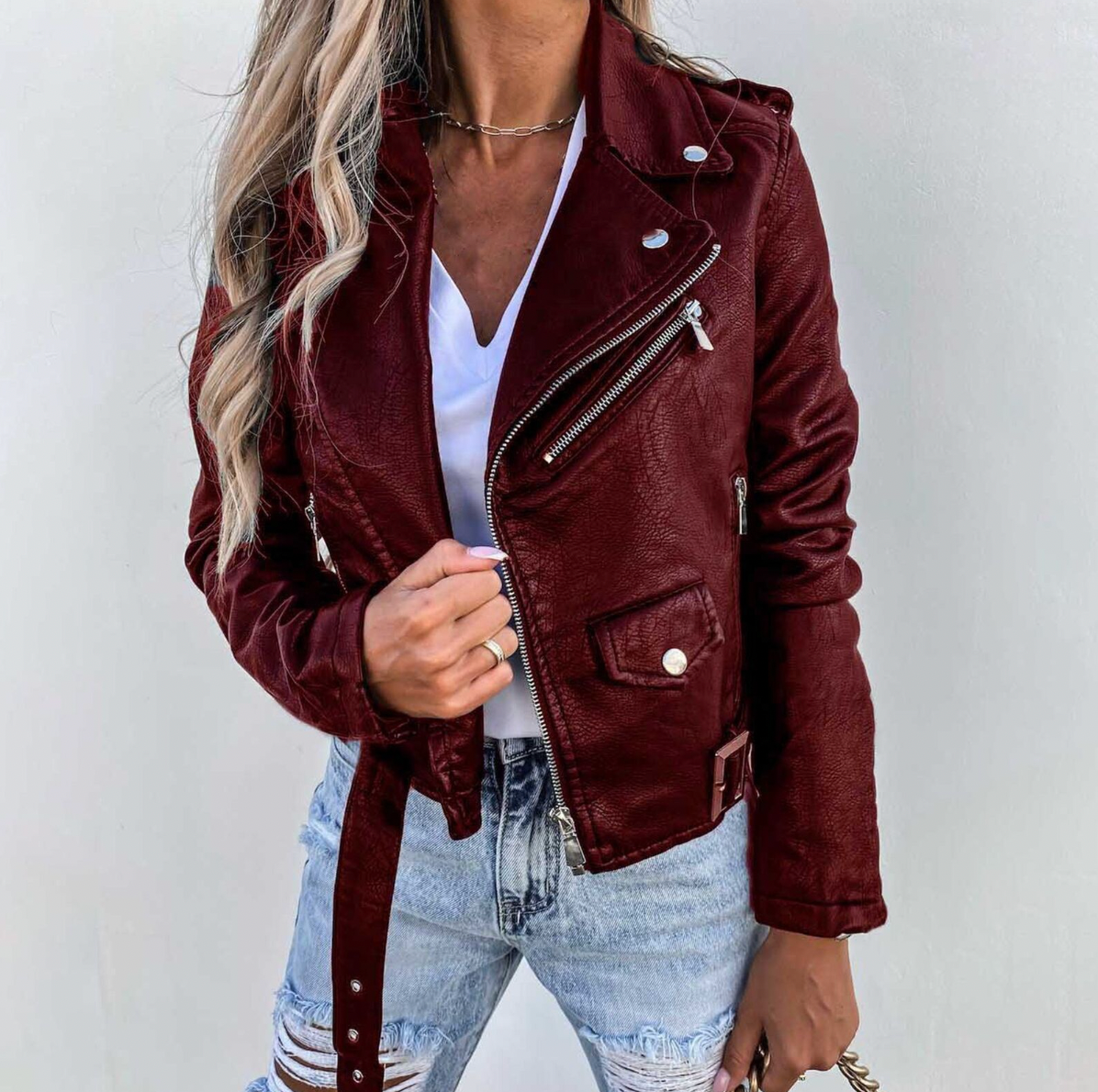 Ella - Elegant and timeless leather jacket for women.