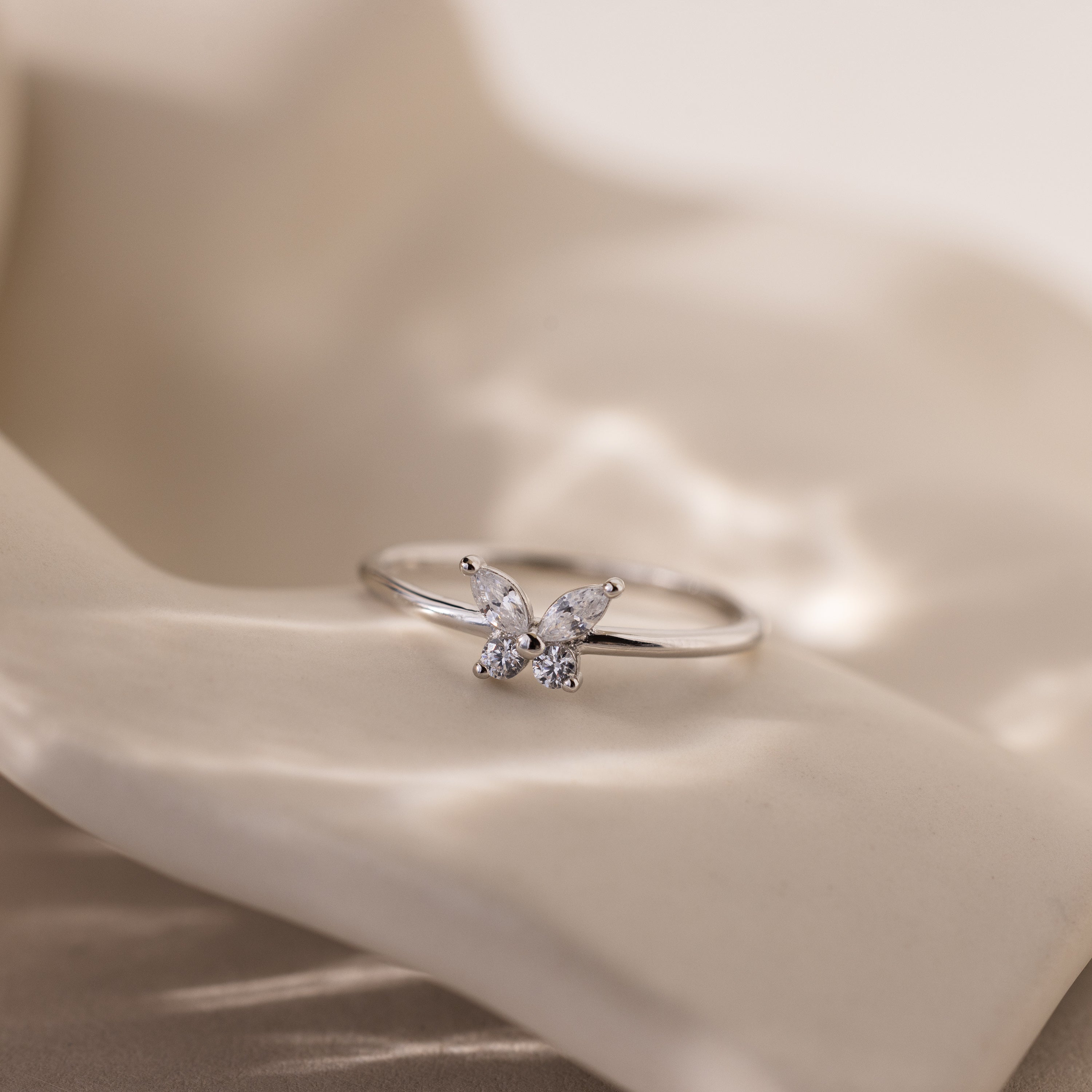 Papillon – Élégante bague de diamants