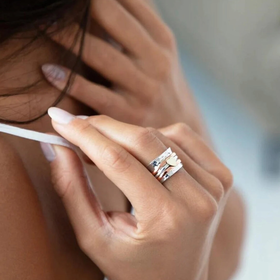 Amara – Bague en forme de cœur tournant