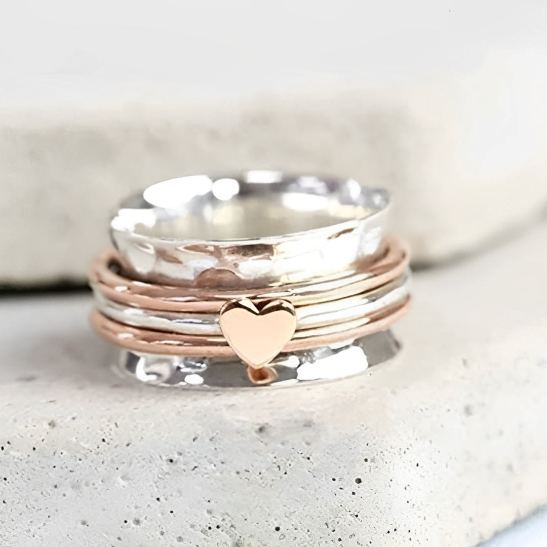 Amara – Bague en forme de cœur tournant