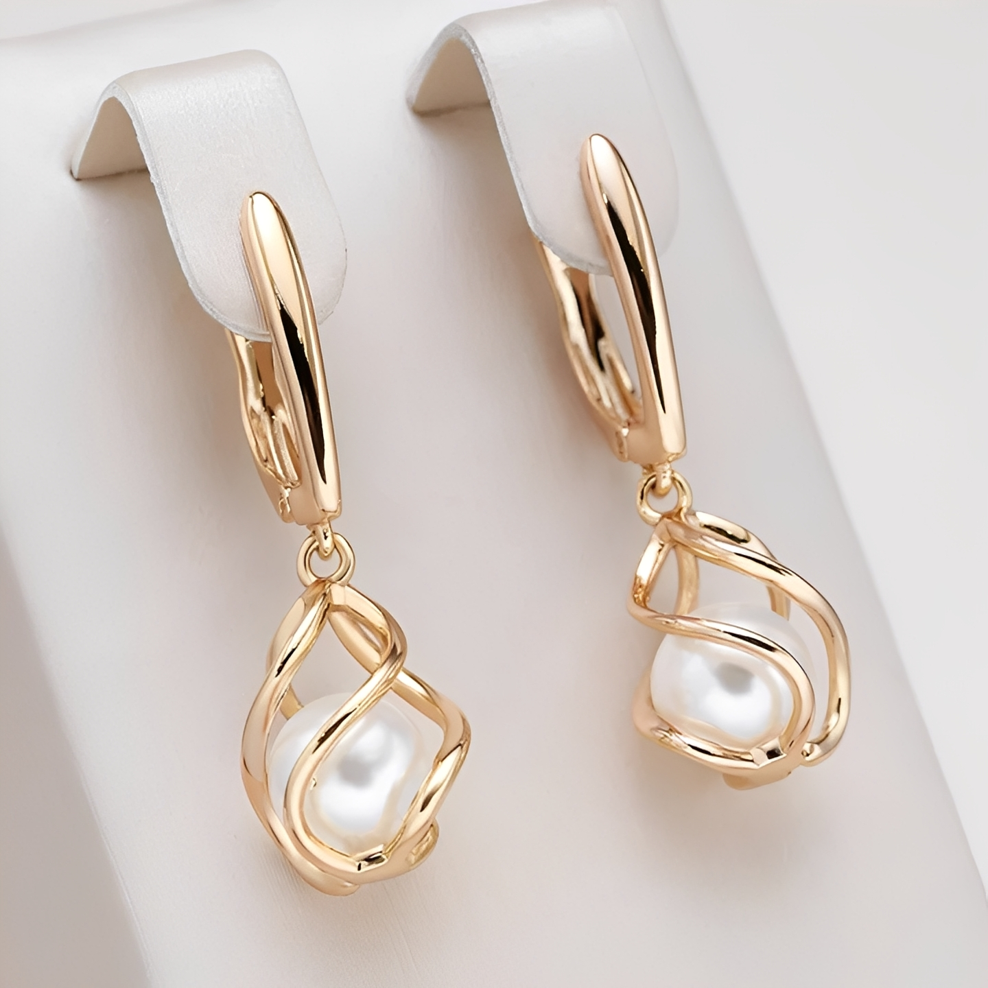 Elena – Boucles d'oreilles élégantes en perles en or