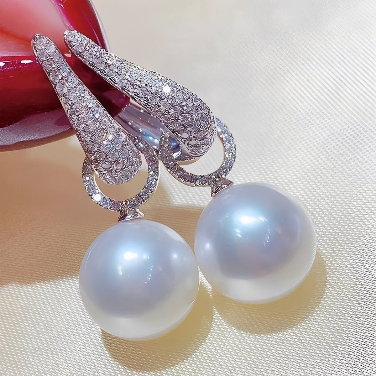 Thalia – Boucle d'oreille clip de mode avec effet luxe en zirconium