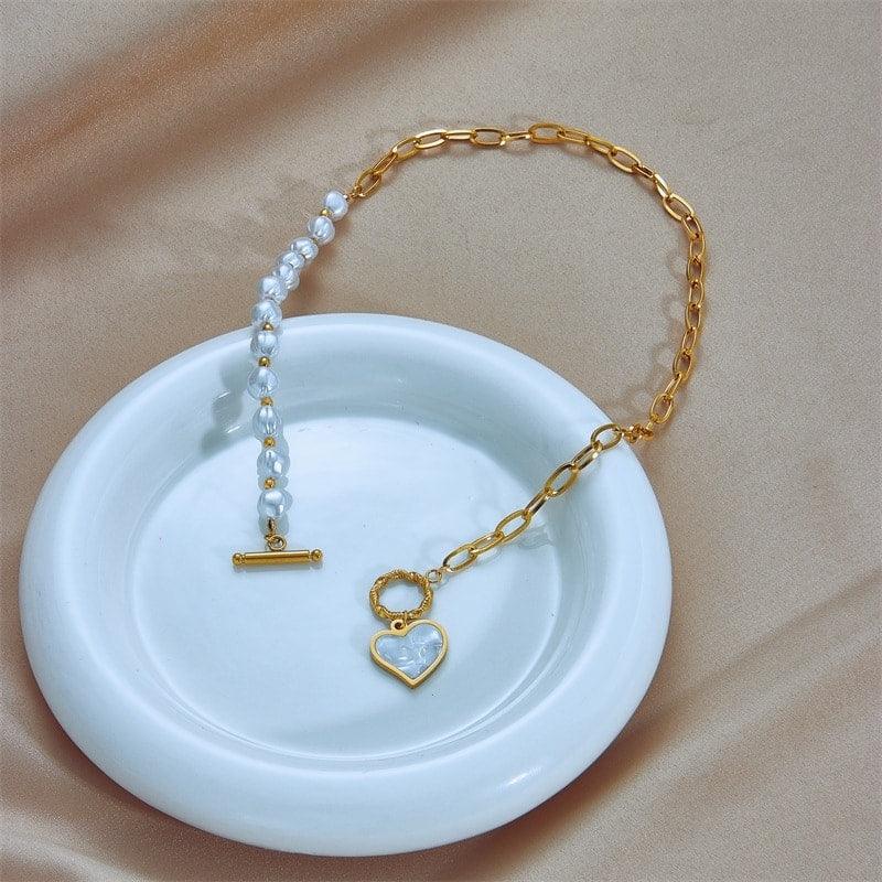 Cyrielle – Collier en perle en forme de cœur avec fermoir OT