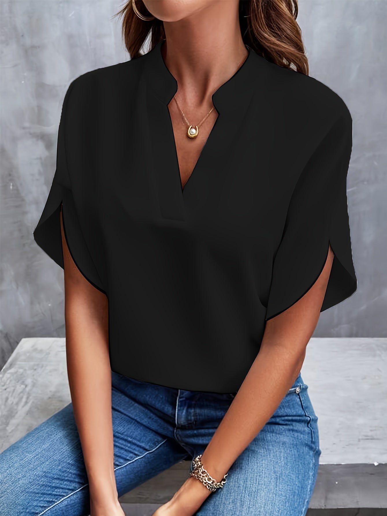 Lina - Light and graceful blouse for every occasion