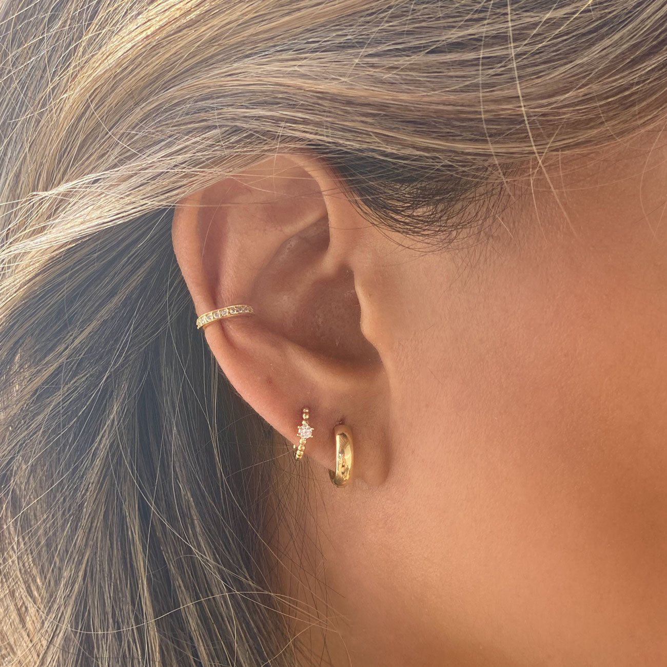 Pave Perle Boucles Huggie