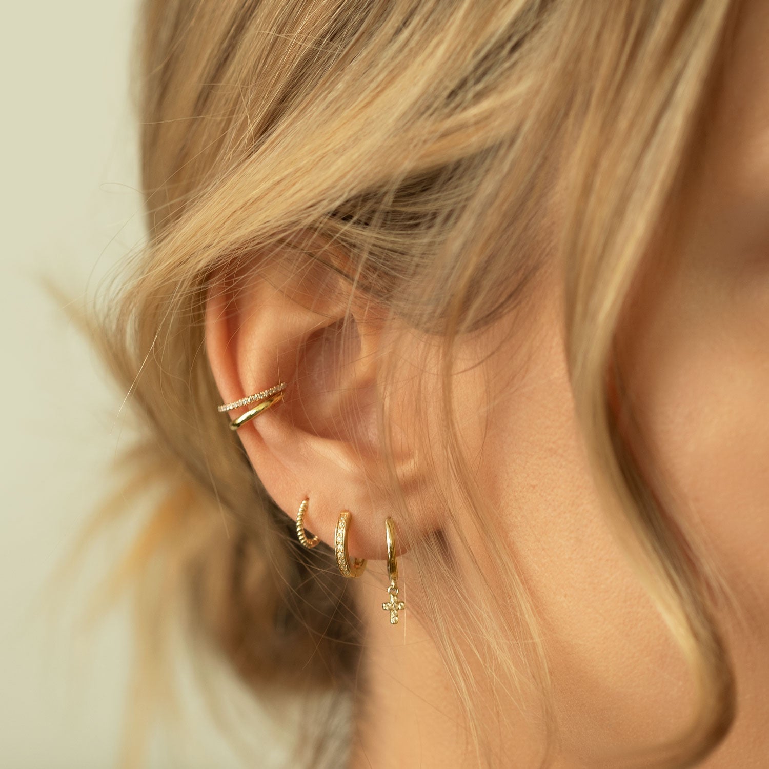 Boucles d'oreilles Huggie Pave Classiques