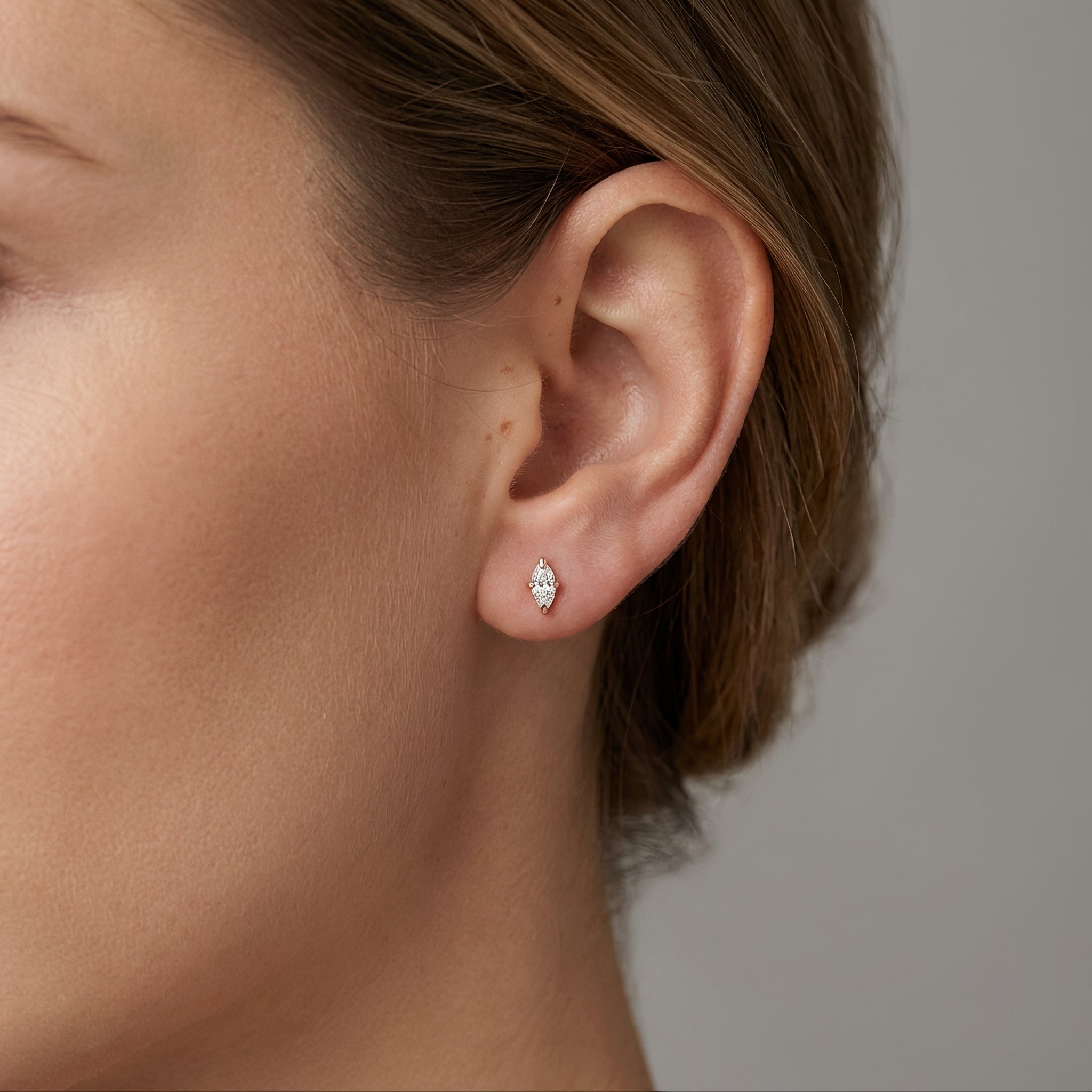 Sage - Boucles d'oreilles marquise minuscules