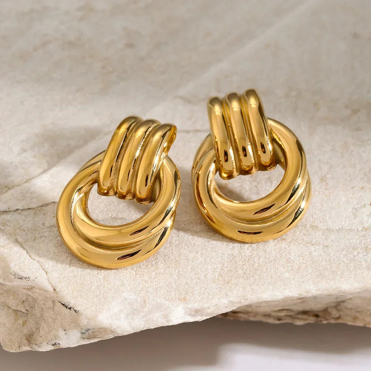 Nyra – Boucles d'oreilles géométriquement torsadées