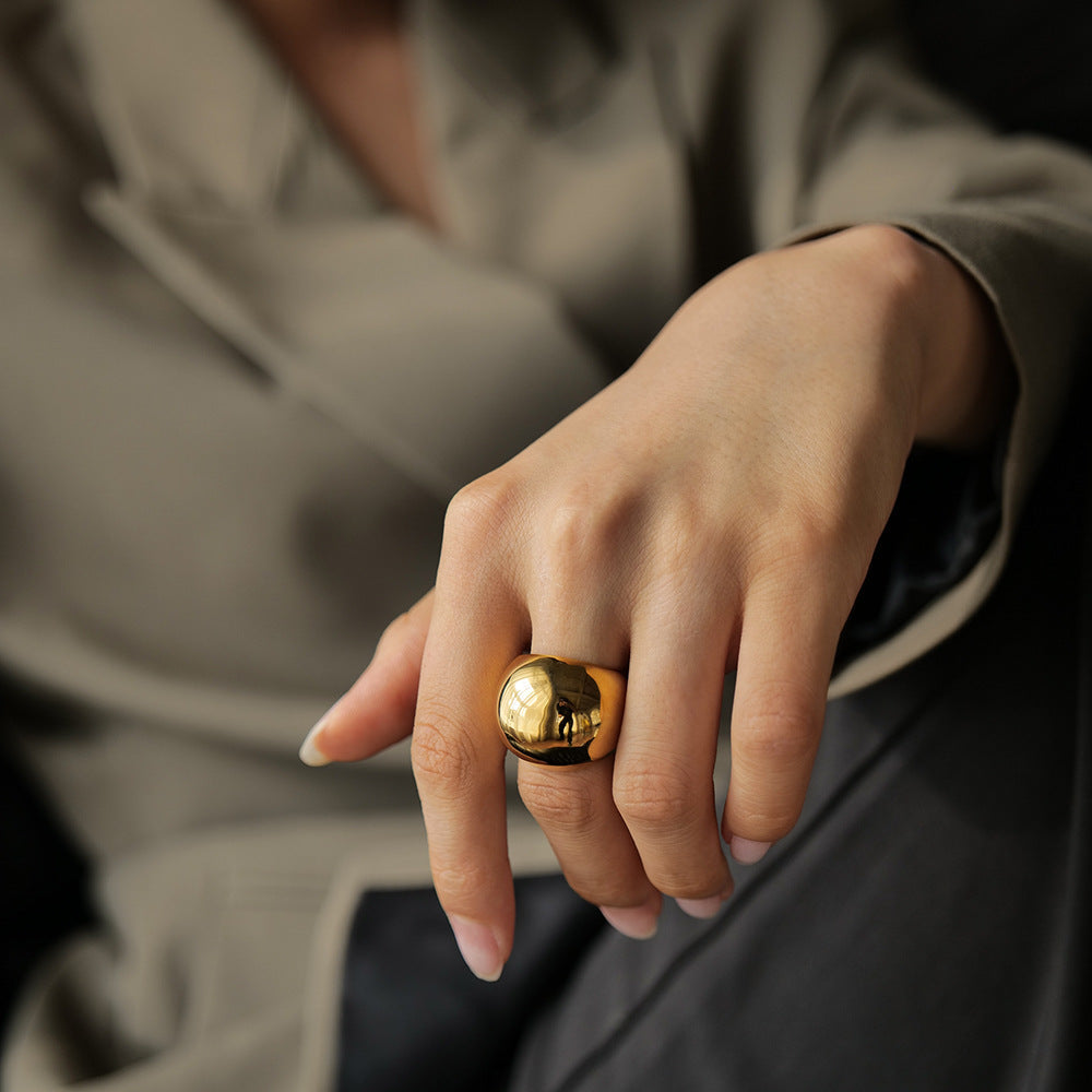 Ella – Bague dôme contemporaine