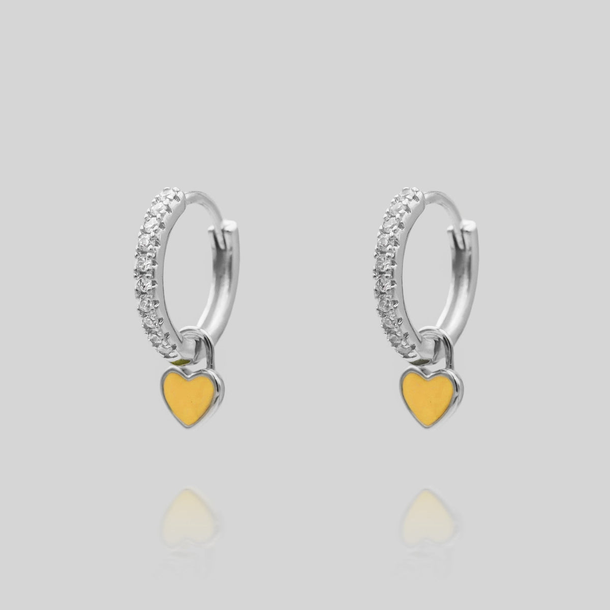 Gabby – Boucles d'oreilles huggies en forme de cœur