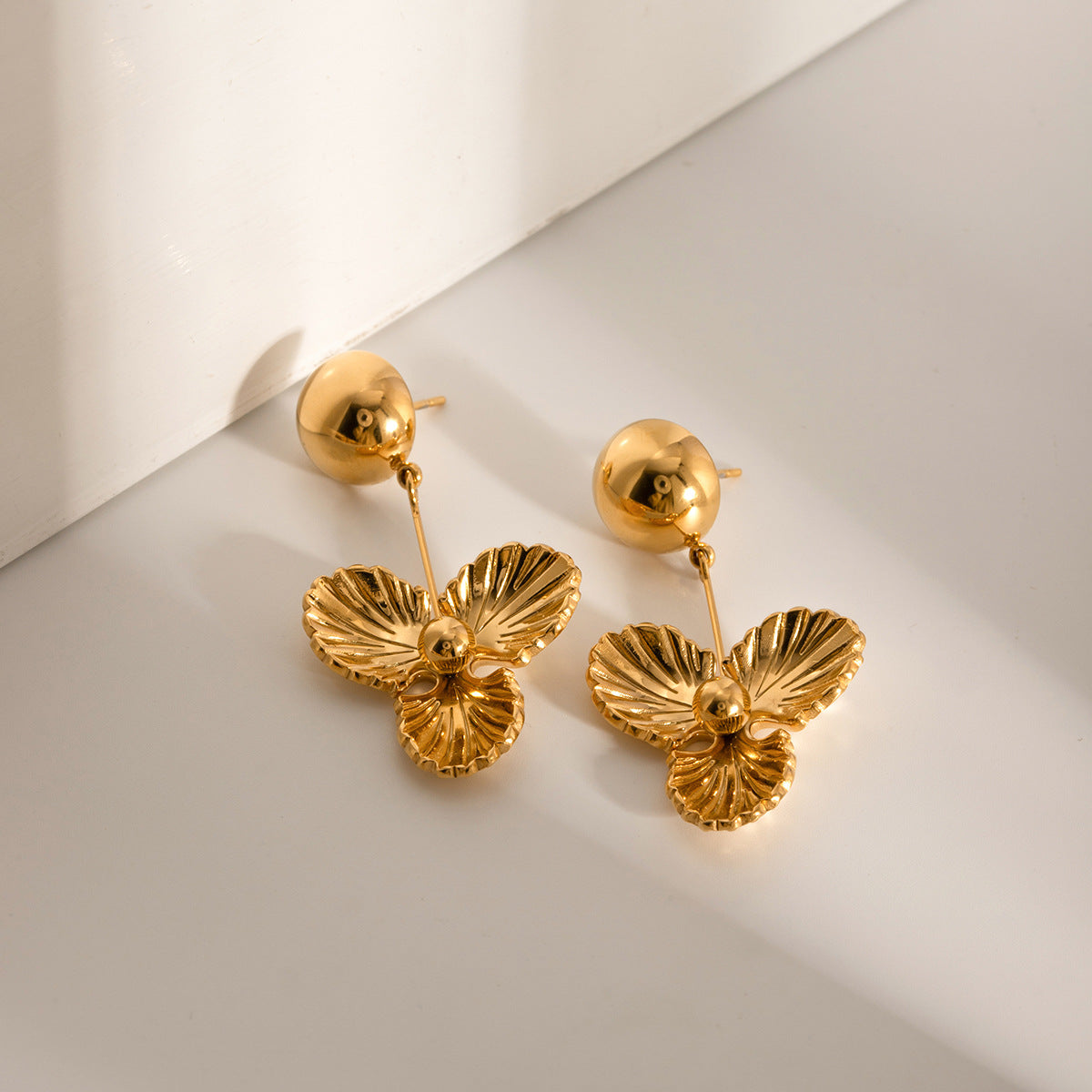 Brianna – Boucles d'oreilles Pensée Dorées