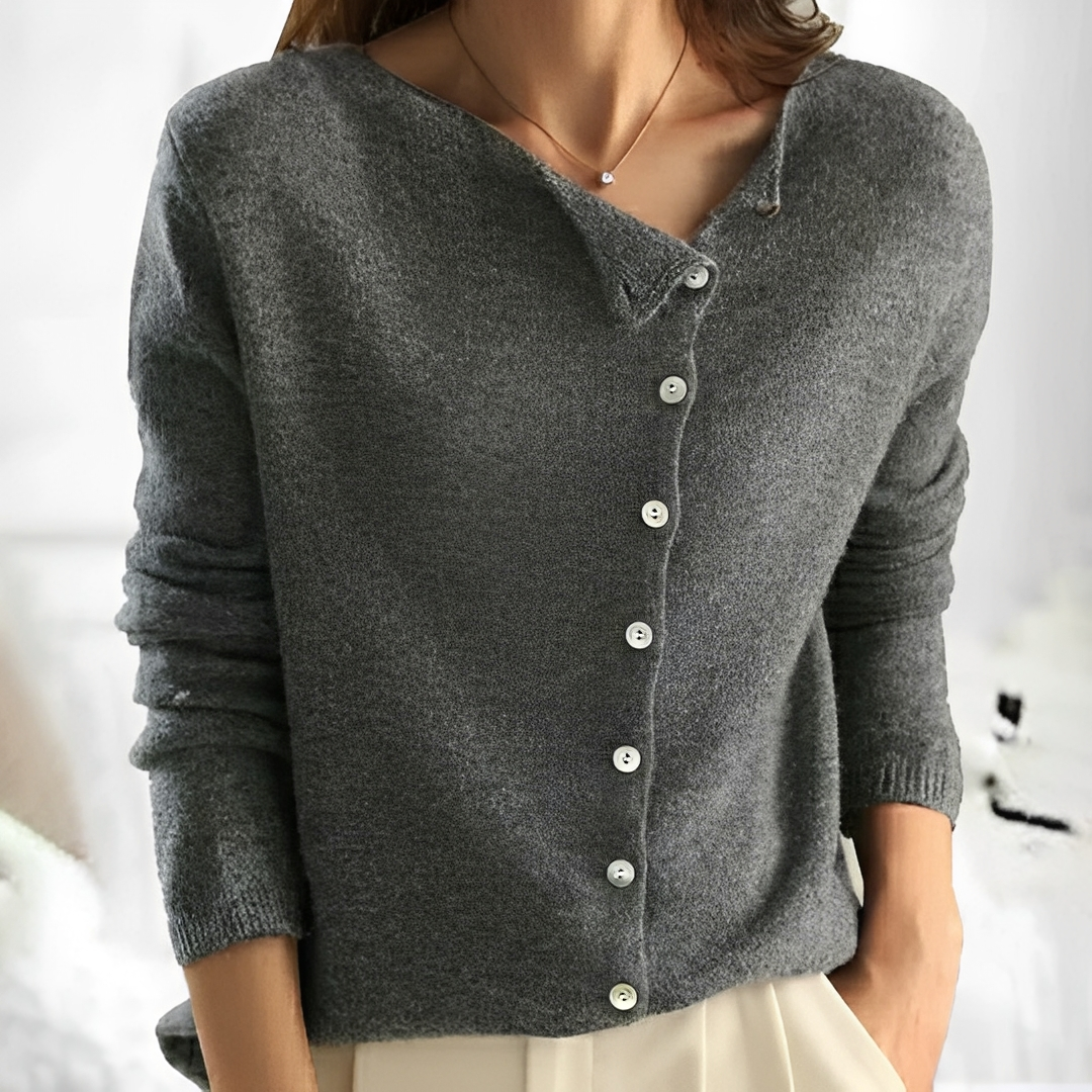 Hestia - Warm and comfortable buttoned sweater for women