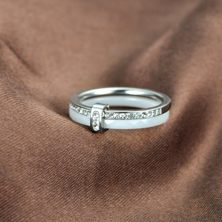 Cerelia – Bague en céramique de luxe avec zirconiums
