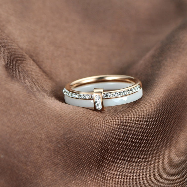 Cerelia – Bague en céramique de luxe avec zirconiums