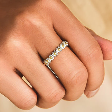 Charlie – Bague ajustable en argent avec marguerites peintes à la main