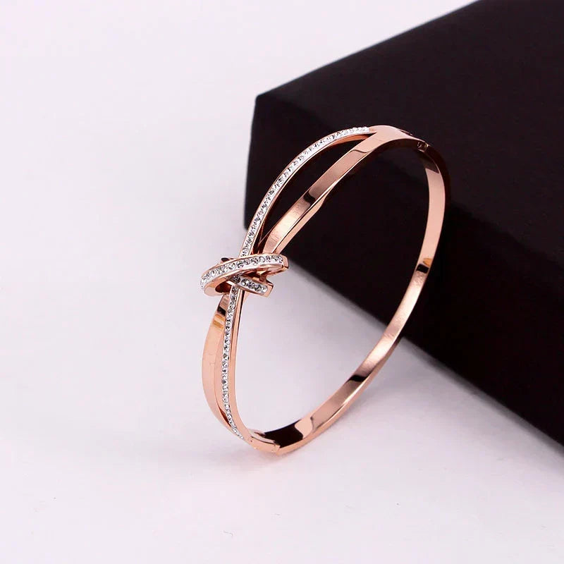 Dalia – Bracelet Nœud Élégant