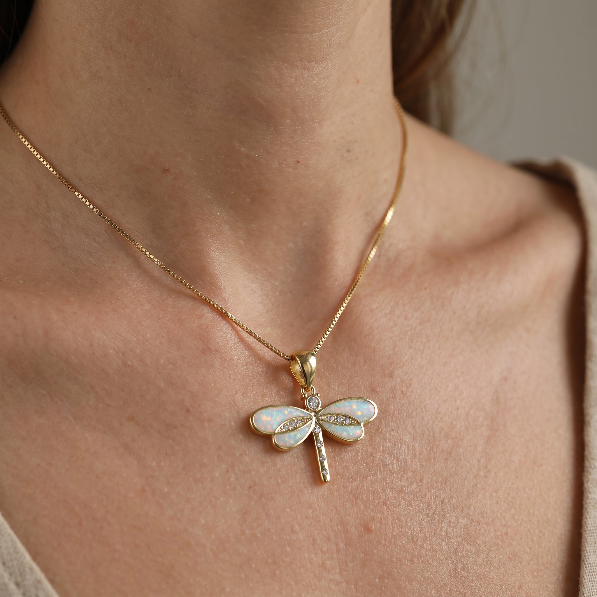 Siena – Collier avec libellule en or et opale
