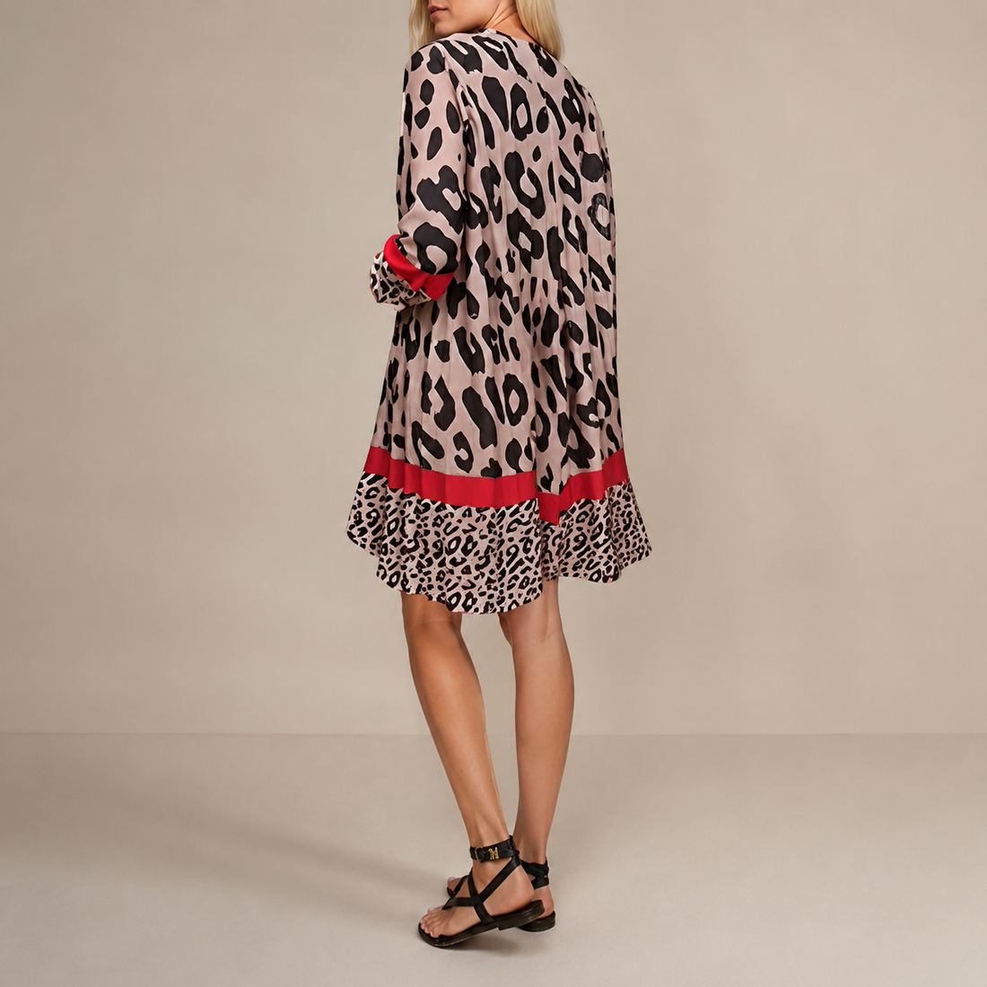 Marfie - Mini-robe élégante à col en V