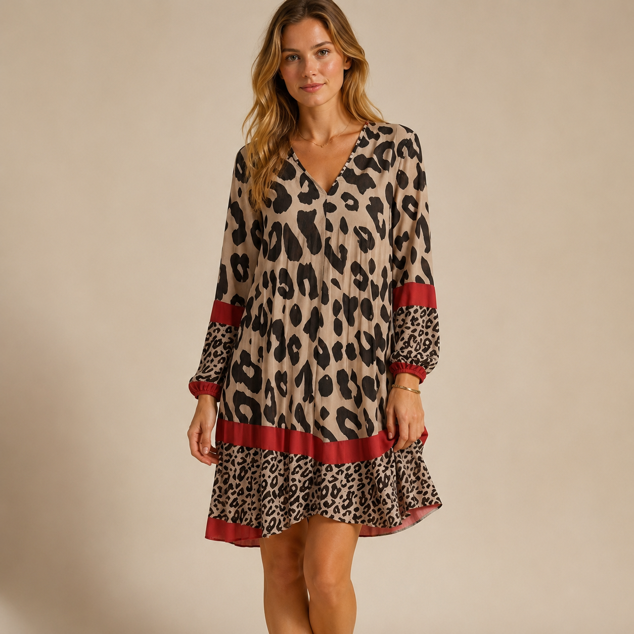 Marfie - Mini-robe élégante à col en V